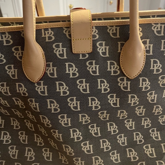 Vintage Dooney & Bourke Purse - Picture 4 of 6